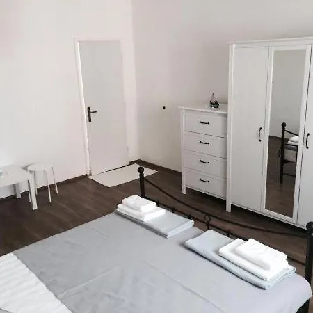 In With Balcony, Air Conditioning, Wi-fi 피로바츠