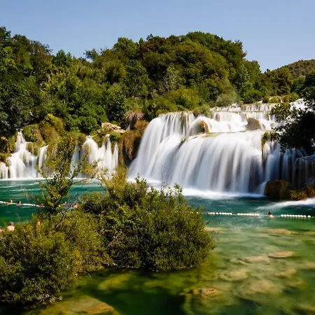 In With Balcony, Air Conditioning, Wi-fi