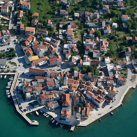 In With Balcony, Air Conditioning, Wi-fi 아파트 피로바츠