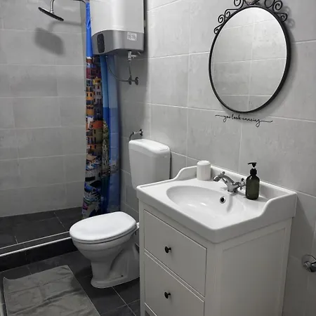 In With Balcony, Air Conditioning, Wi-fi 아파트 피로바츠