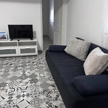 아파트 In With Balcony, Air Conditioning, Wi-fi *