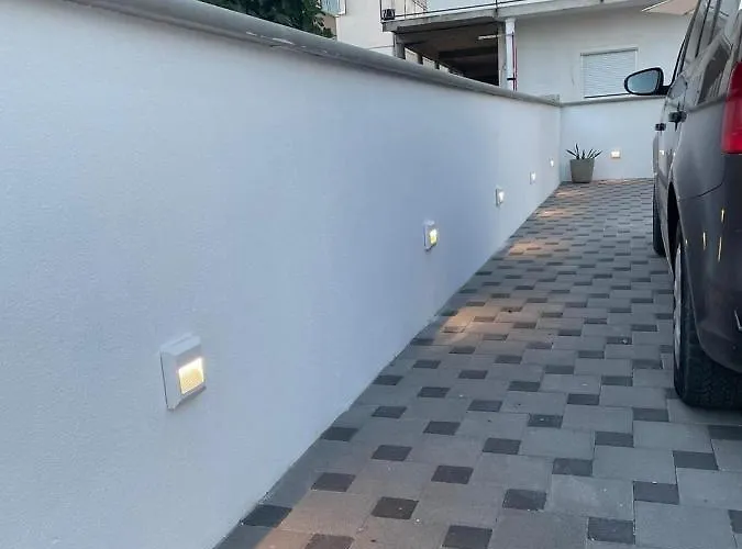 アパート In With Balcony, Air Conditioning, Wi-fi ピロヴァッツ