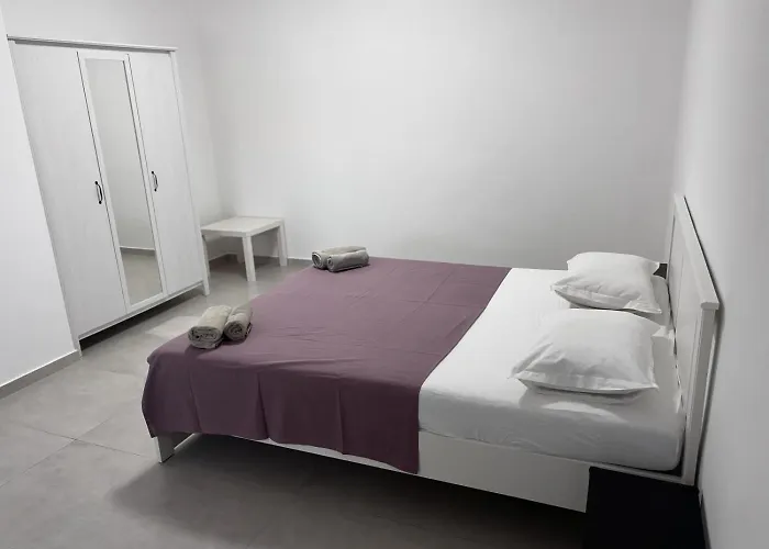 In With Balcony, Air Conditioning, Wi-fi * ピロヴァッツ